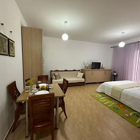 Studio Of Shpresa Vlorë Exteriör bild
