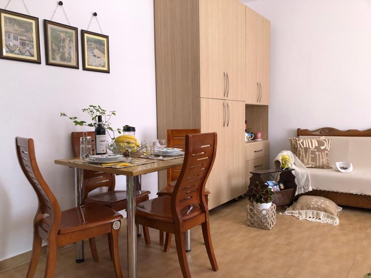 Studio Of Shpresa Vlorë Exteriör bild