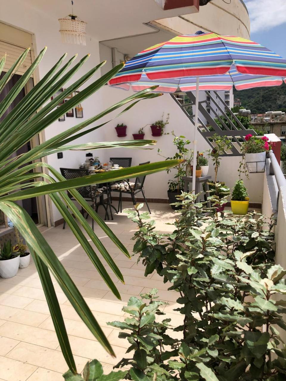 Studio Of Shpresa Vlorë Exteriör bild